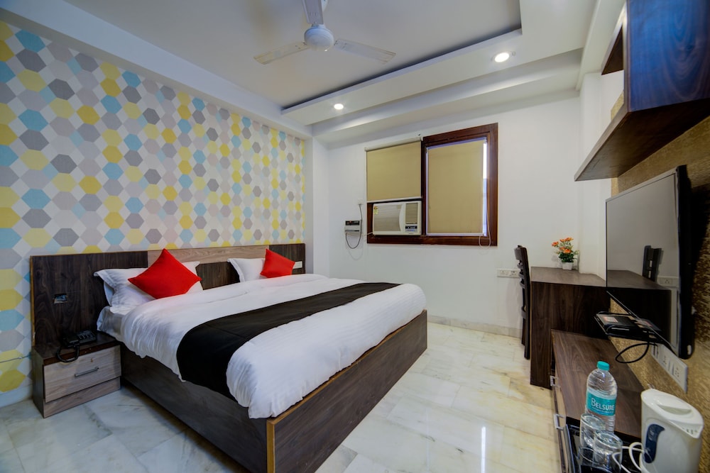 OYO 22527 Supreme Residency