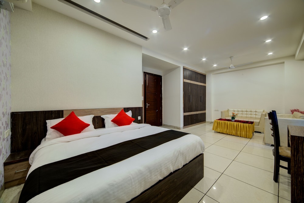 OYO 22527 Supreme Residency