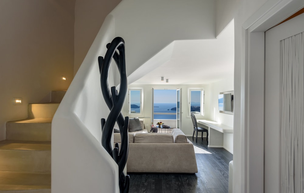 Cavo Tagoo Santorini