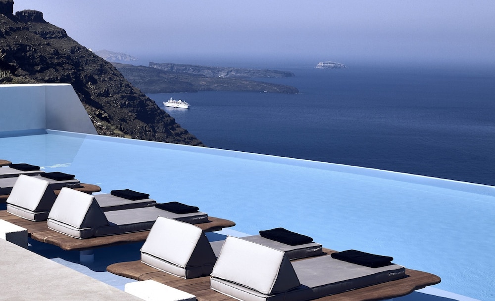 Cavo Tagoo Santorini