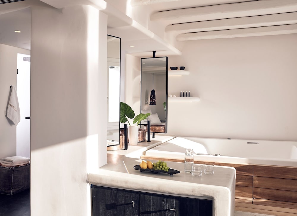 Cavo Tagoo Santorini
