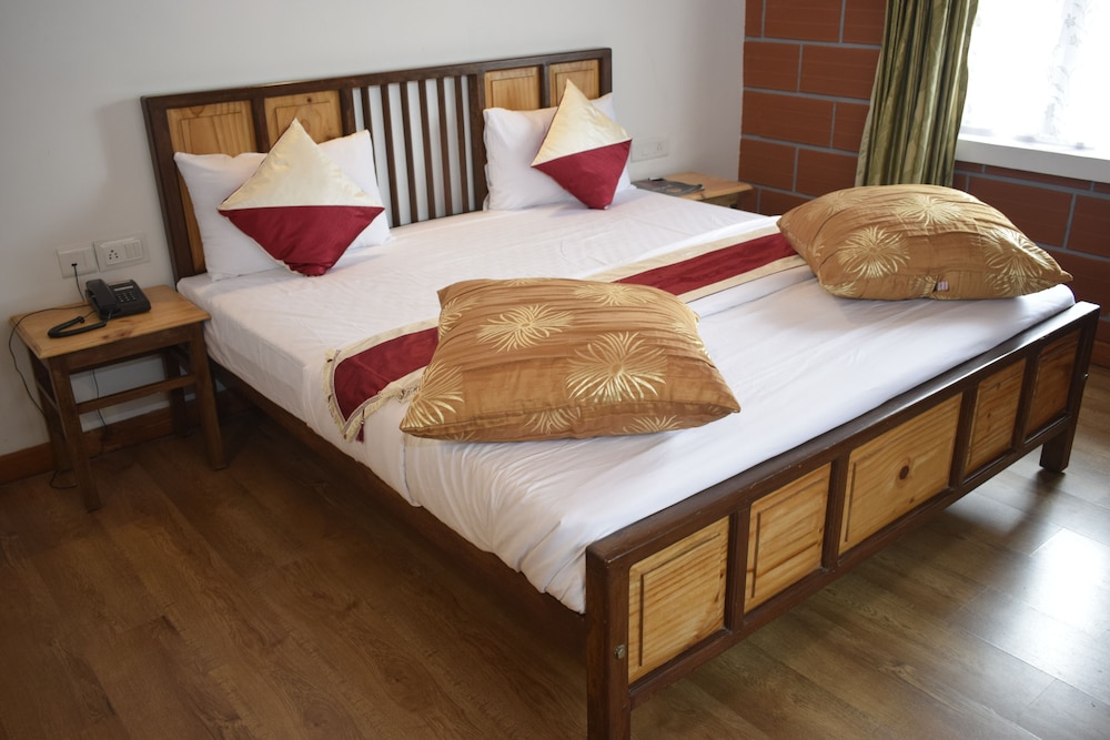 Altius Nest Hotel