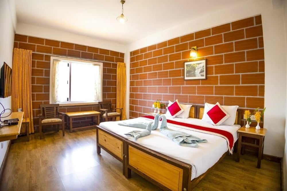 Altius Nest Hotel