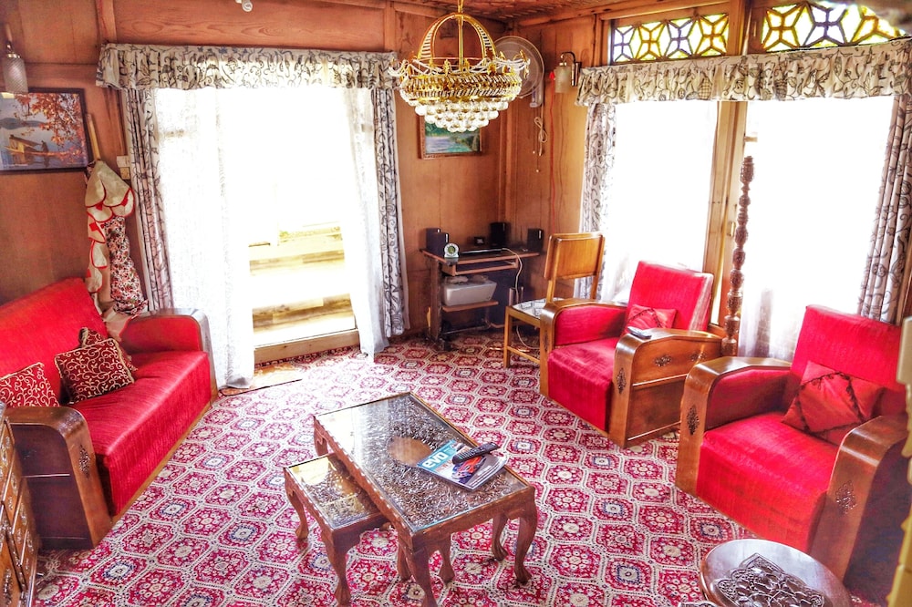 Zaindari Palace Houseboat