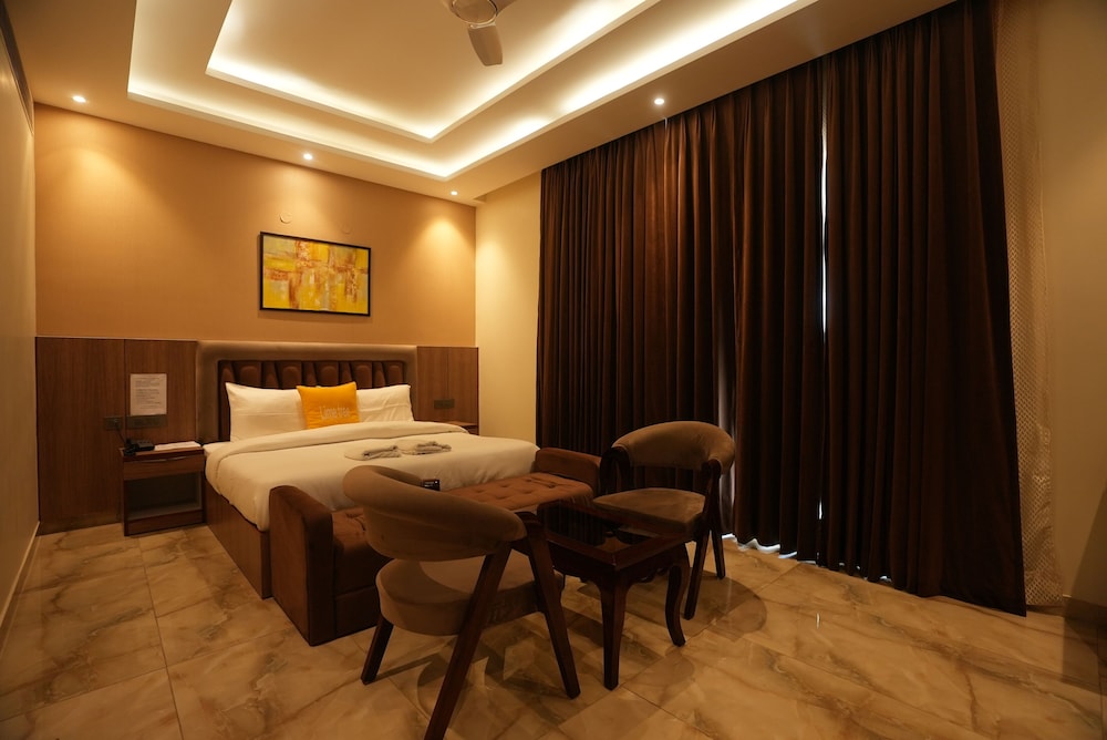 Lime Tree Hotels Near India Expo Mart Greater Noida