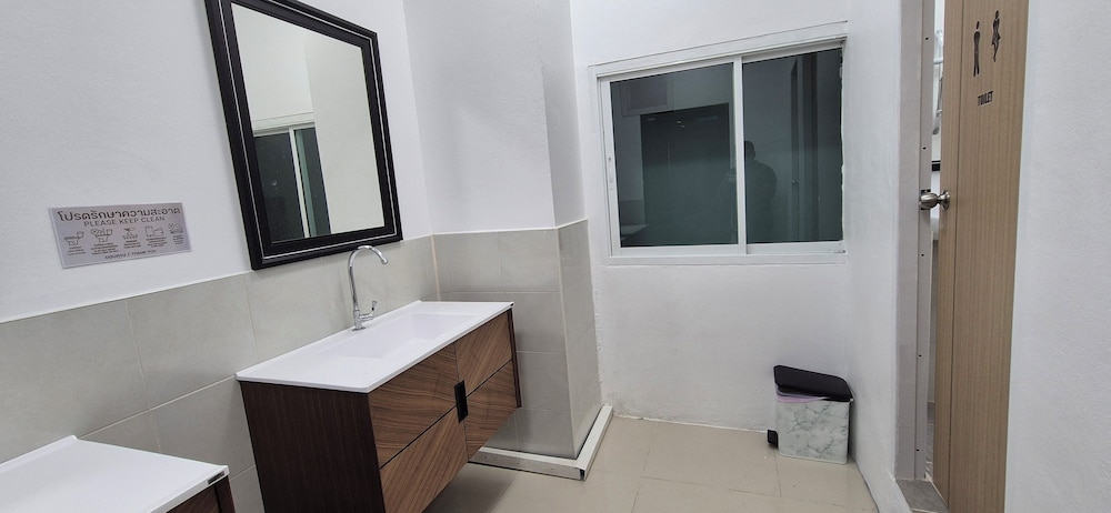 Hotel The Journey Patong New