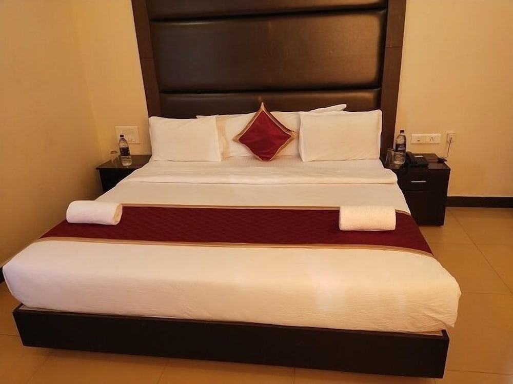 Hotel Pioneer Paradise