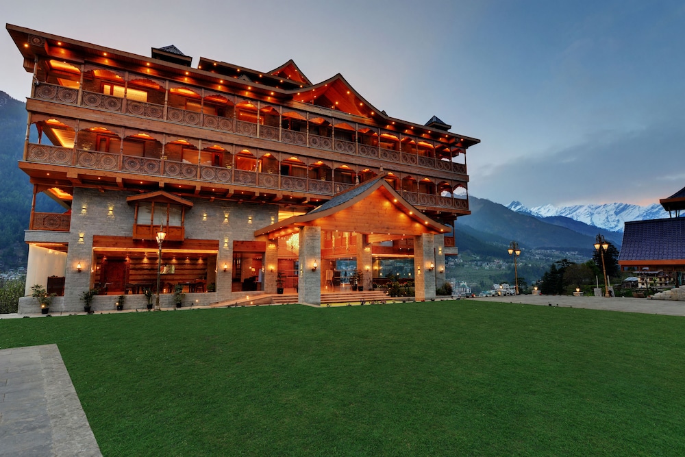 Tiaraa Hotels and Resorts Manali