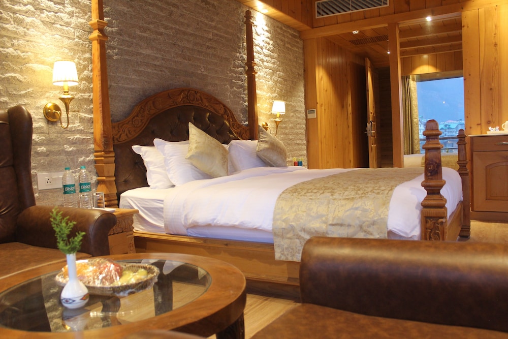 Tiaraa Hotels and Resorts Manali