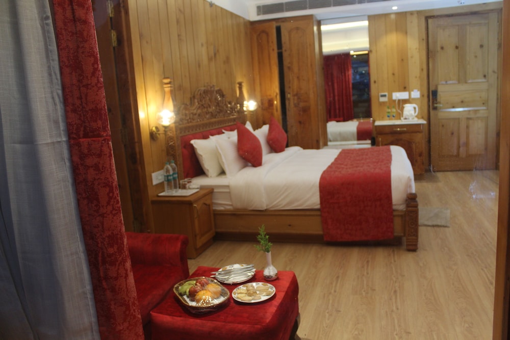 Tiaraa Hotels and Resorts Manali
