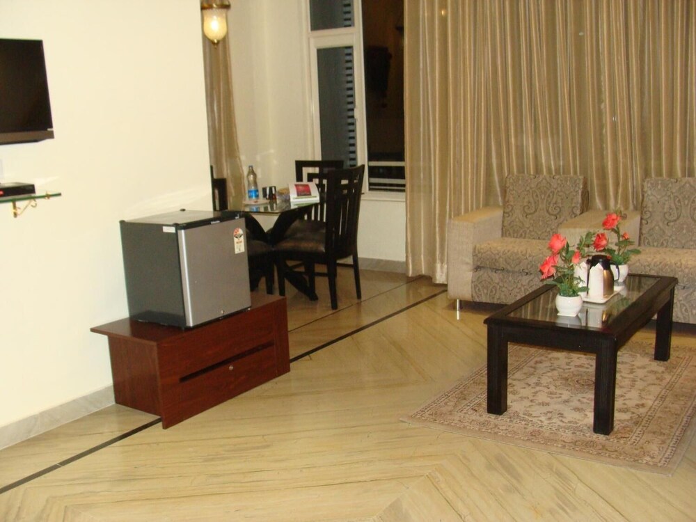 Kamal Residency