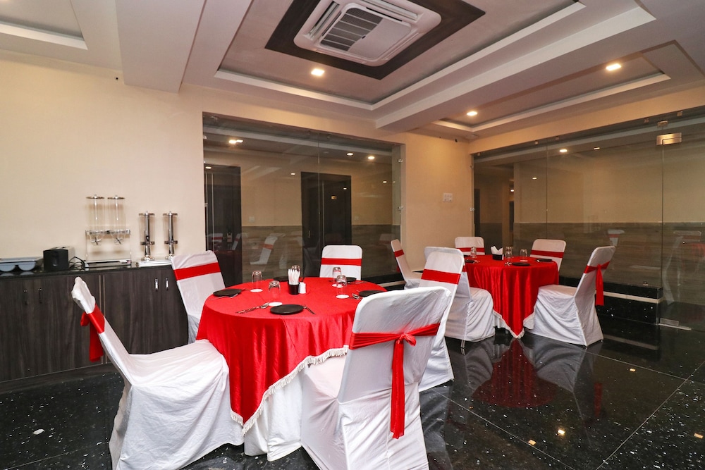 Capital O 27765 Hotel Vip Square