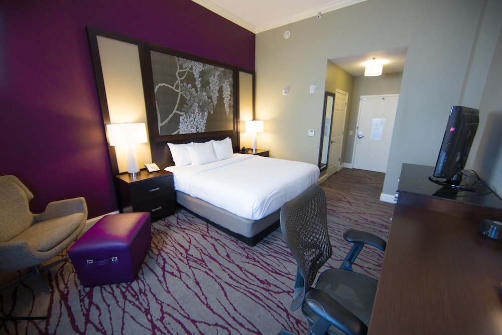 DoubleTree by Hilton Hotel Savannah Historic District