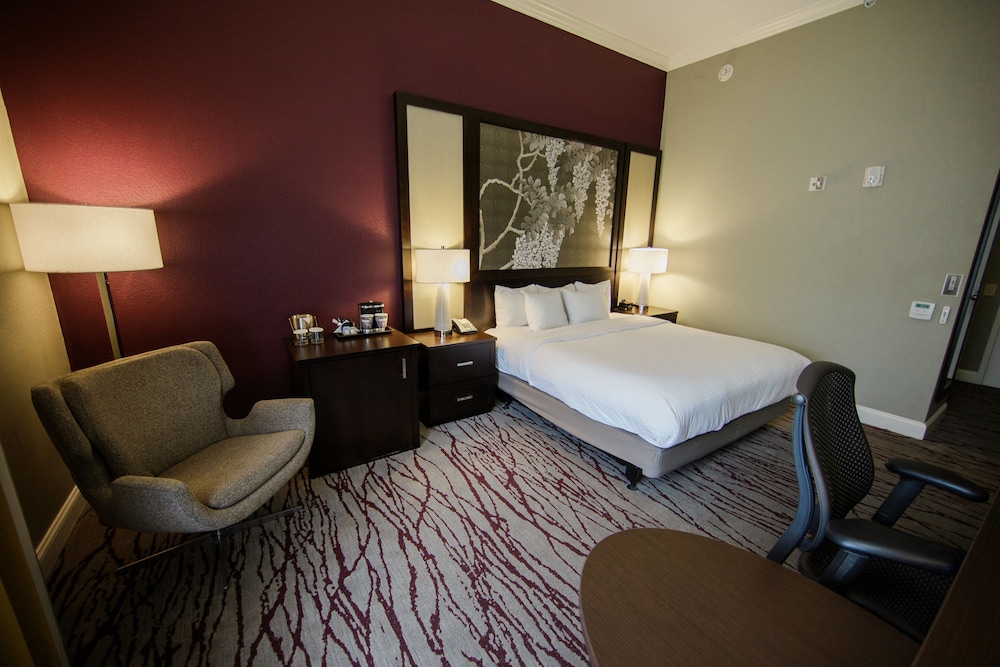 DoubleTree by Hilton Hotel Savannah Historic District