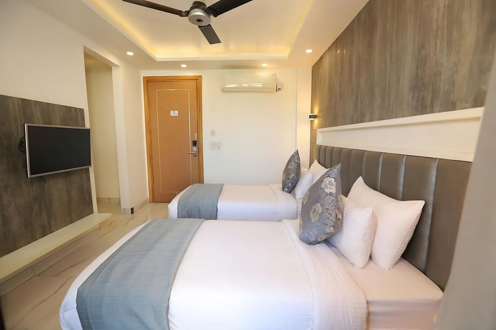 Hotel Keshav Residency - Medicity Gurugram, Near Medanta Hospital