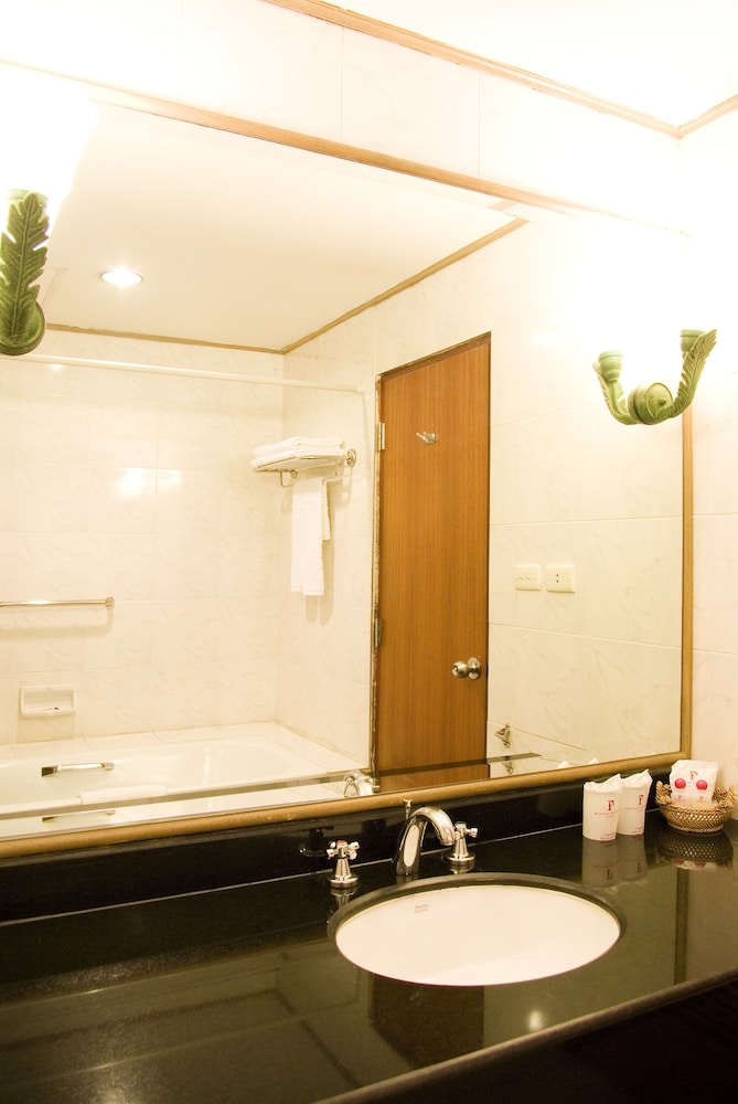 FuramaXclusive Pratunam Park Hotel