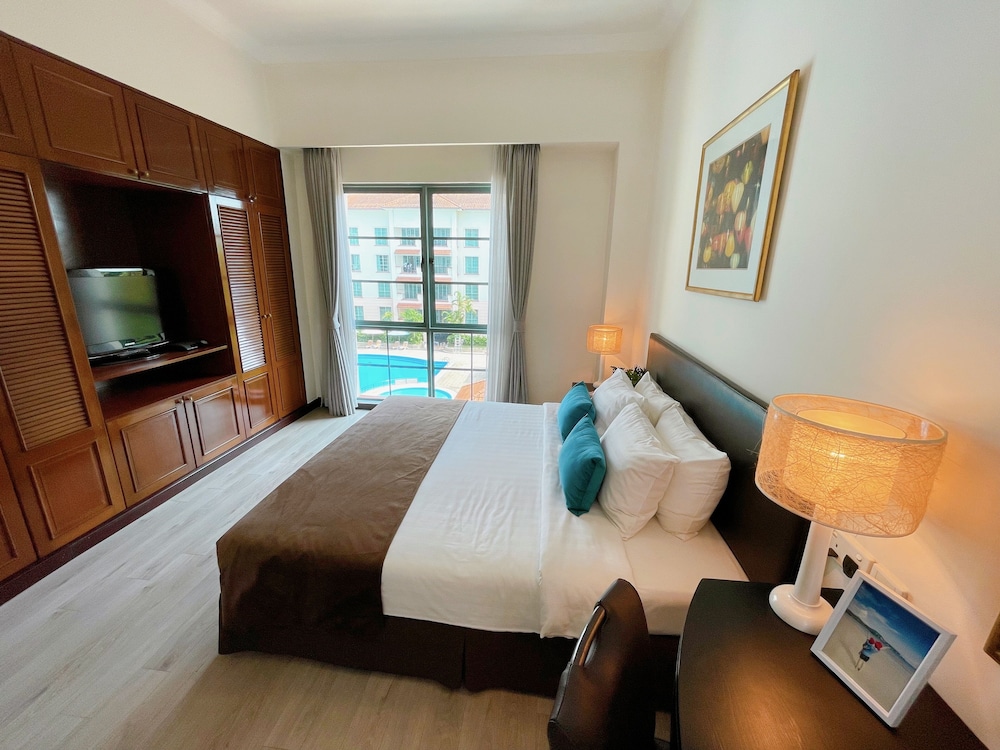Diamond Westlake Suites