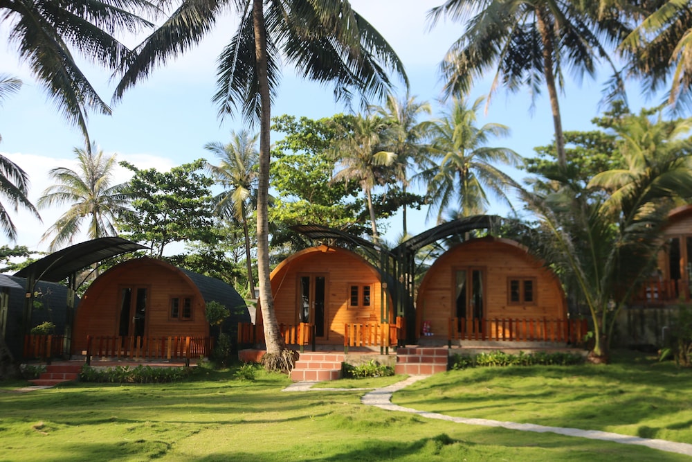 Vida Loca Resort & Sunset Beach