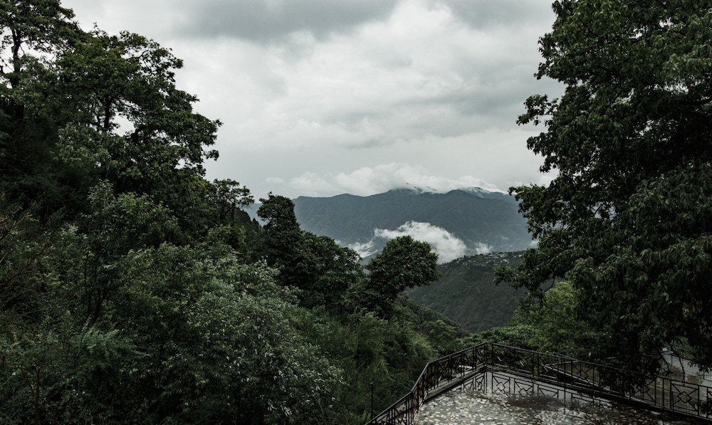 Itsy Hotels Peak View, 300 Mts From Mall Road