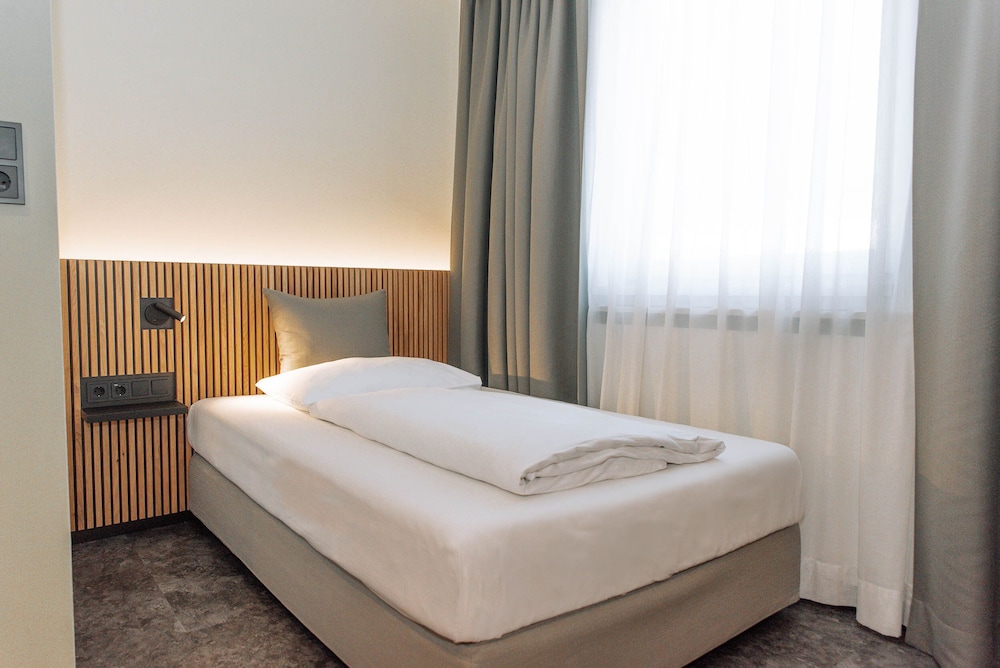 HEINhotel vienna airport