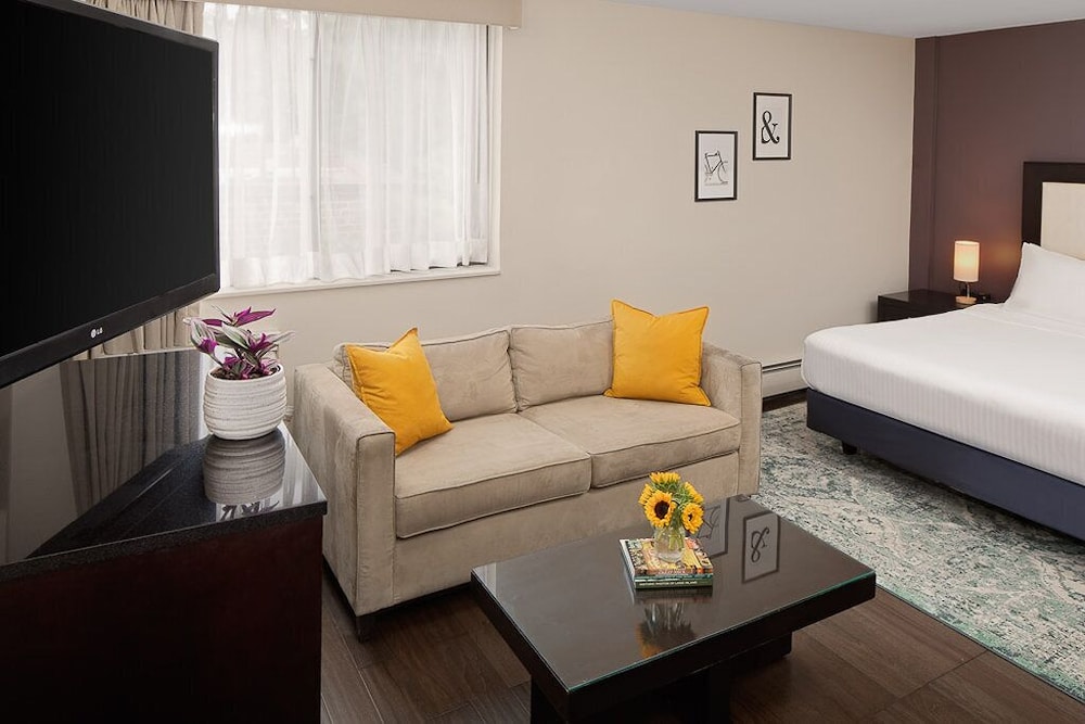 The Andrew Hotel