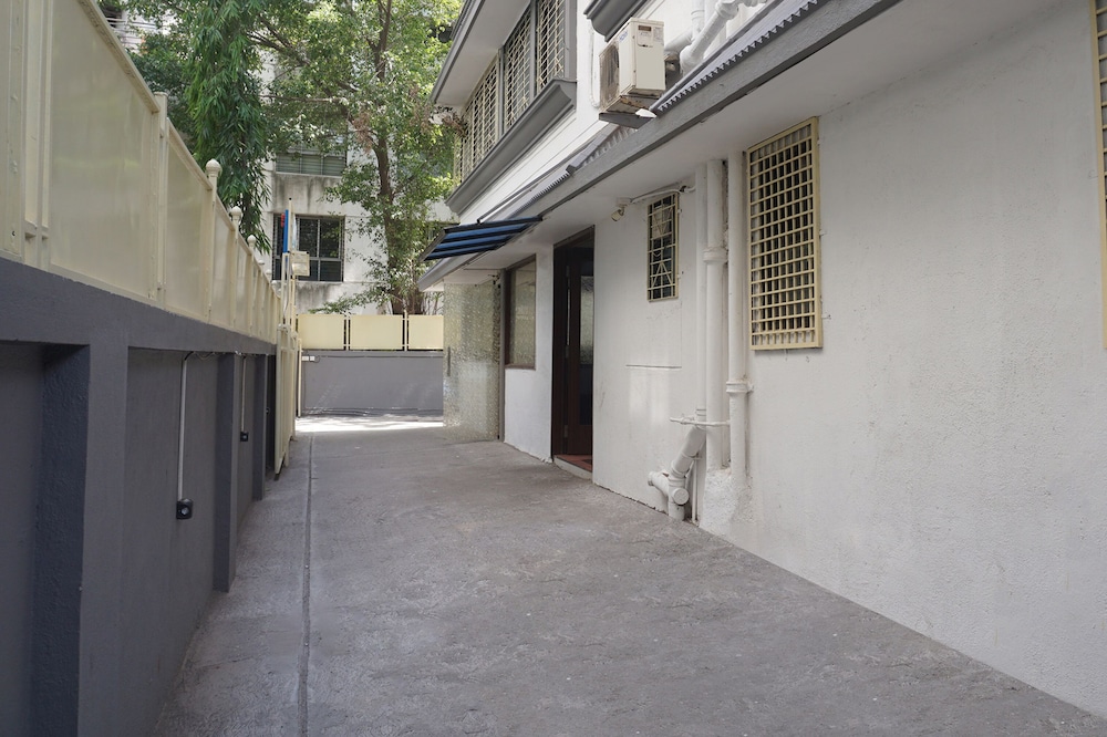 FabHotel Kohinoor Residency I