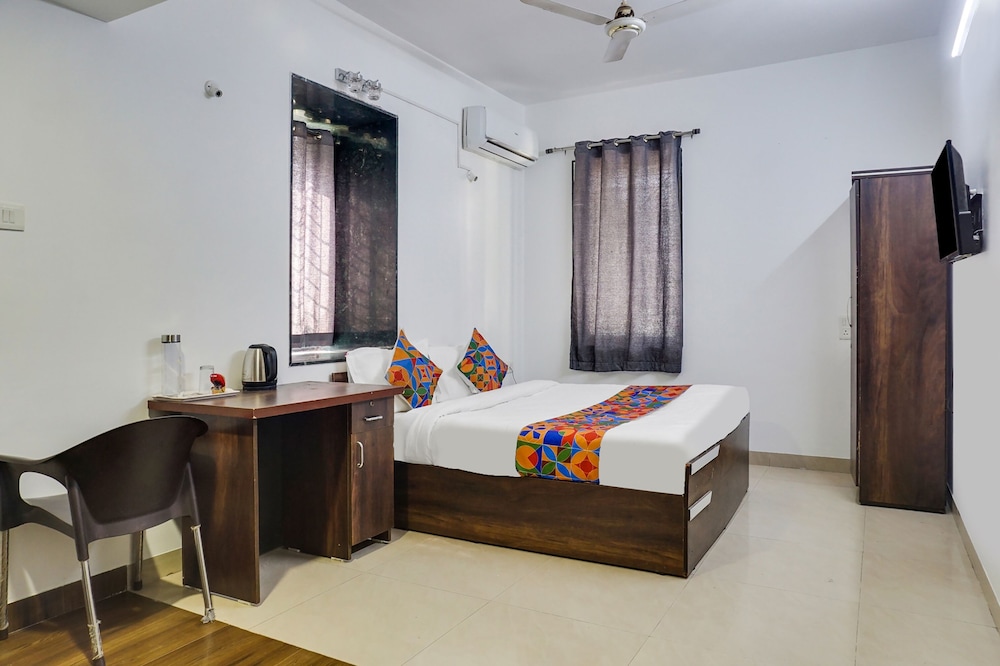  FabHotel Kohinoor Residency I