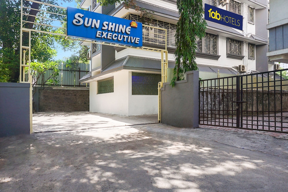  FabHotel Kohinoor Residency I