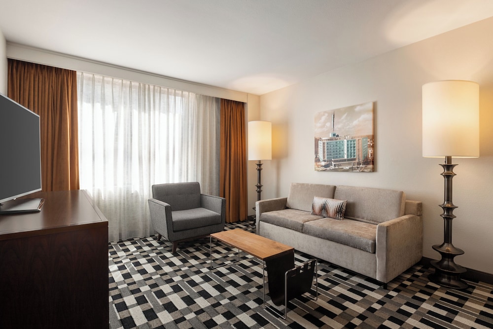 American Hotel Atlanta Downtown, Tapestry Collection Hilton