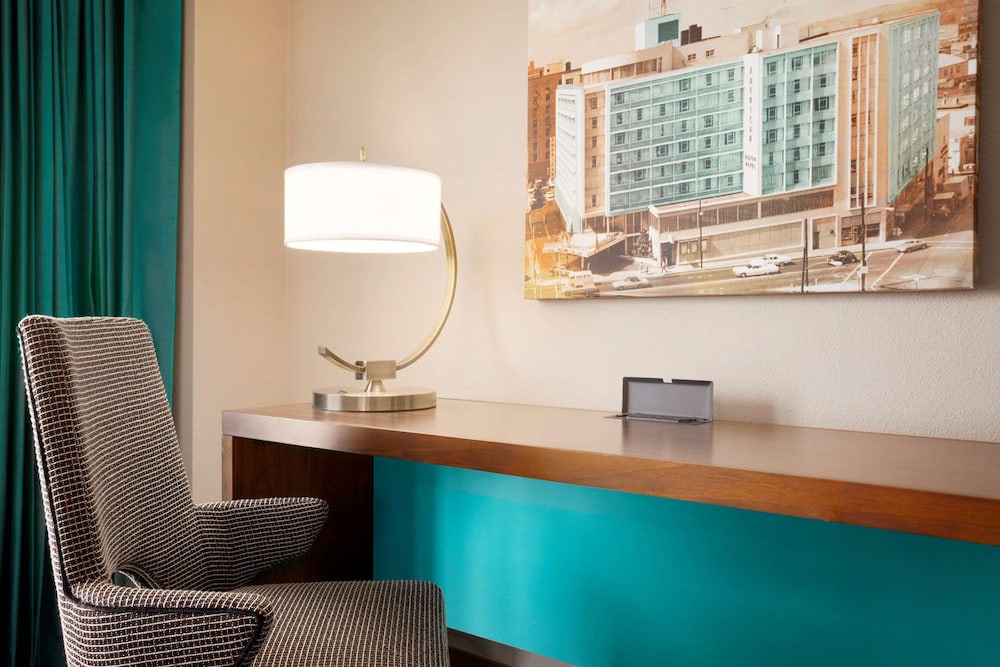 American Hotel Atlanta Downtown, Tapestry Collection Hilton