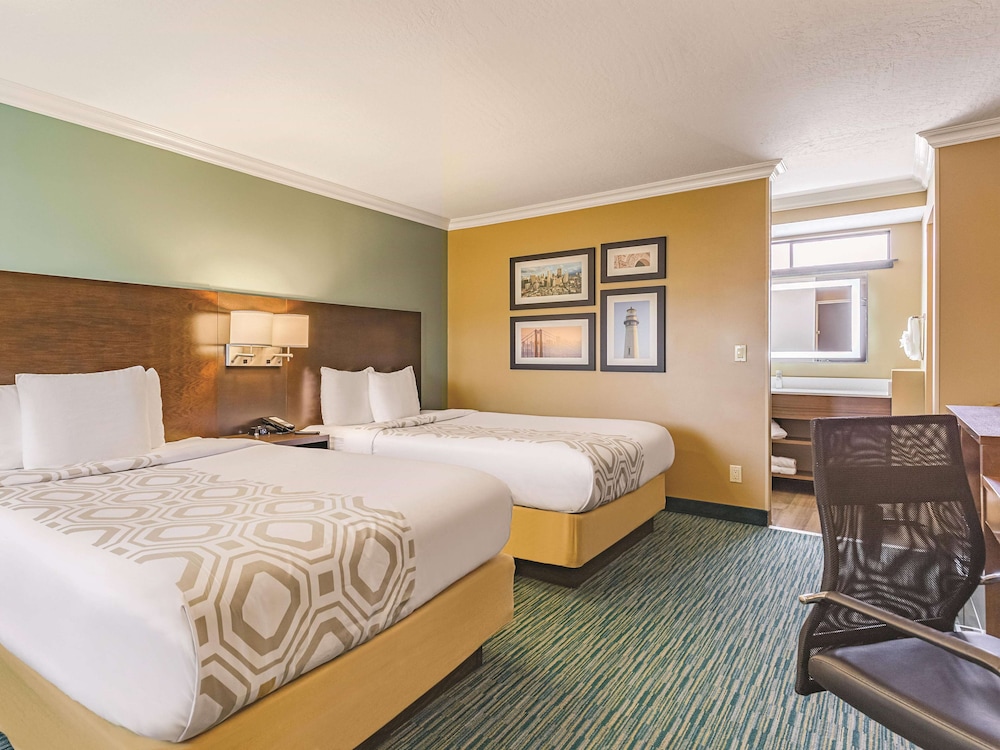 La Quinta Inn & Suites by Wyndham San Francisco Airport West