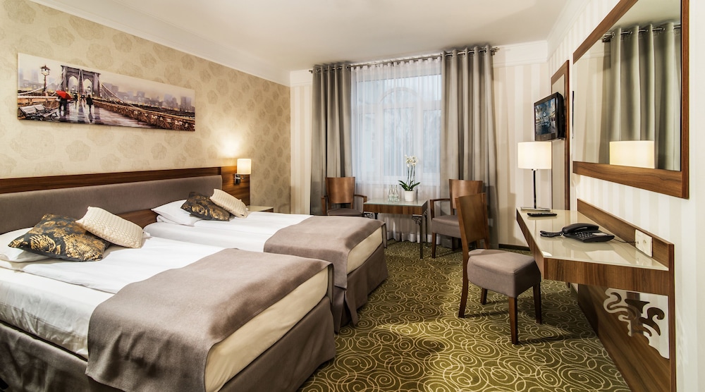 Hotel Lord Warsaw Airport