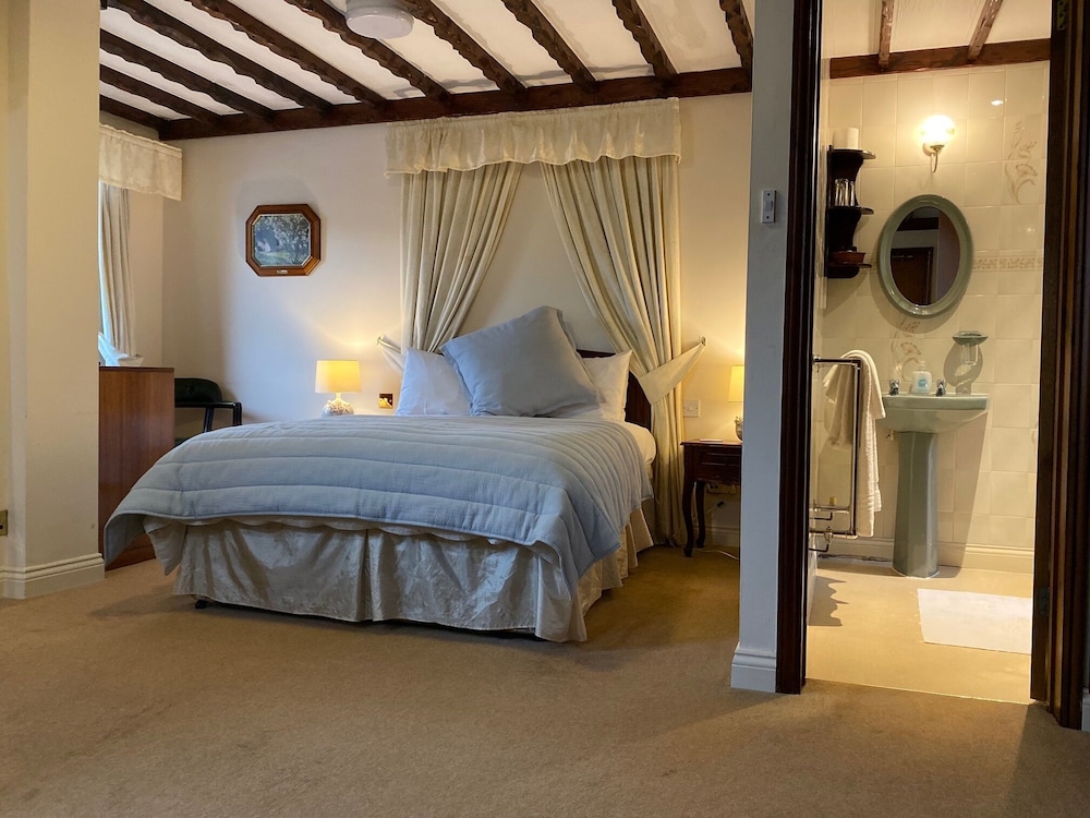 Cotswold House