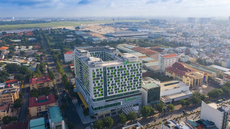 Holiday Inn & Suites Saigon Airport by IHG