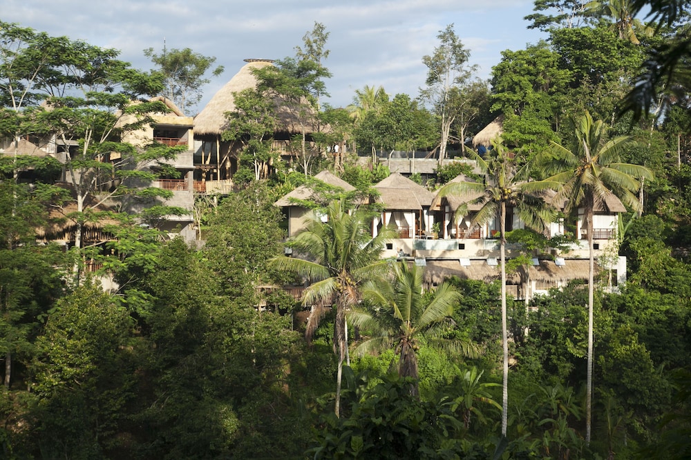 Tejaprana Resort & Spa