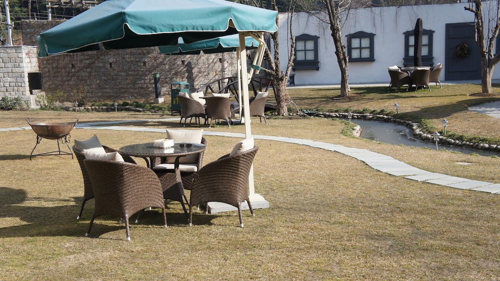 Rock Manali By Vivaan (River Side Resort)