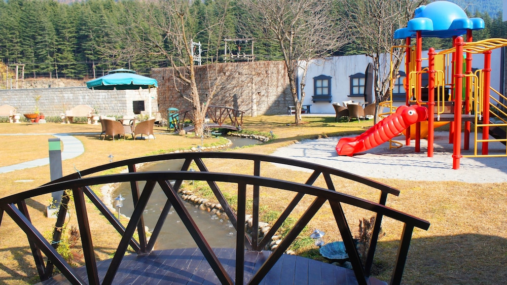 Rock Manali By Vivaan (River Side Resort)