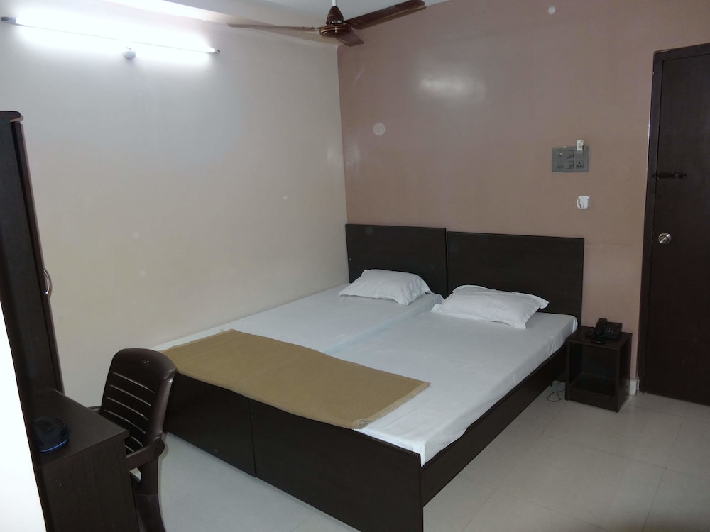 Dwaraka Inn
