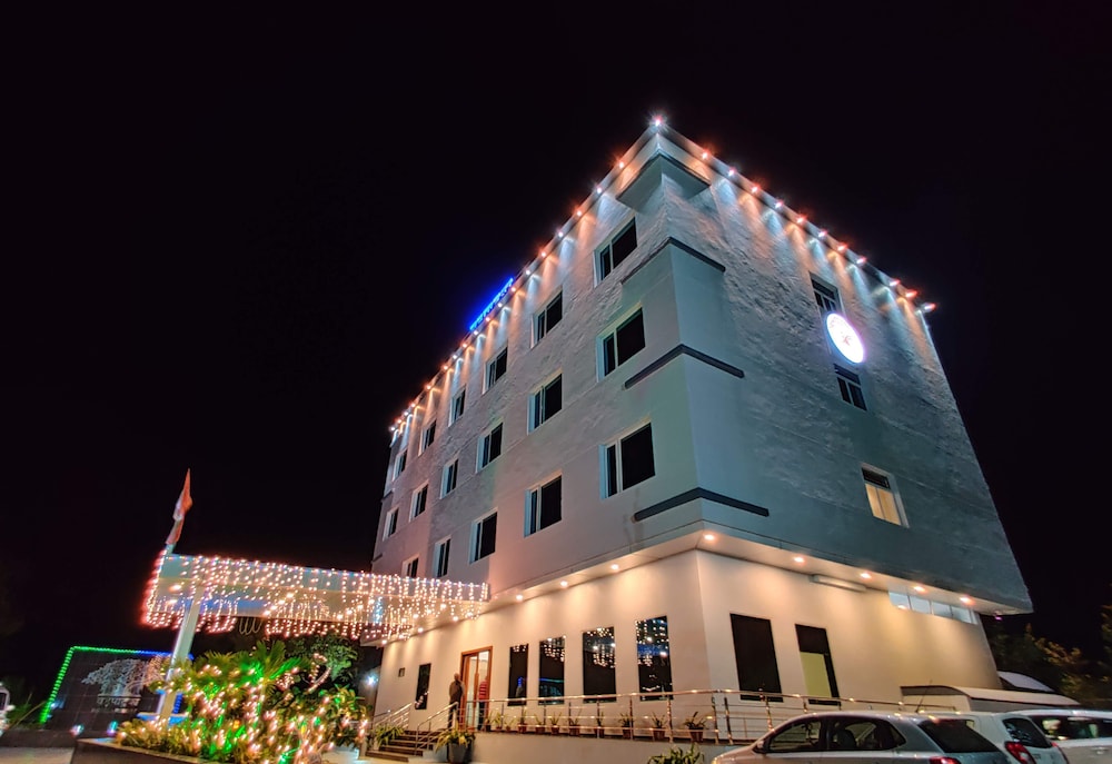 Vadpadraka Hotel and Resort