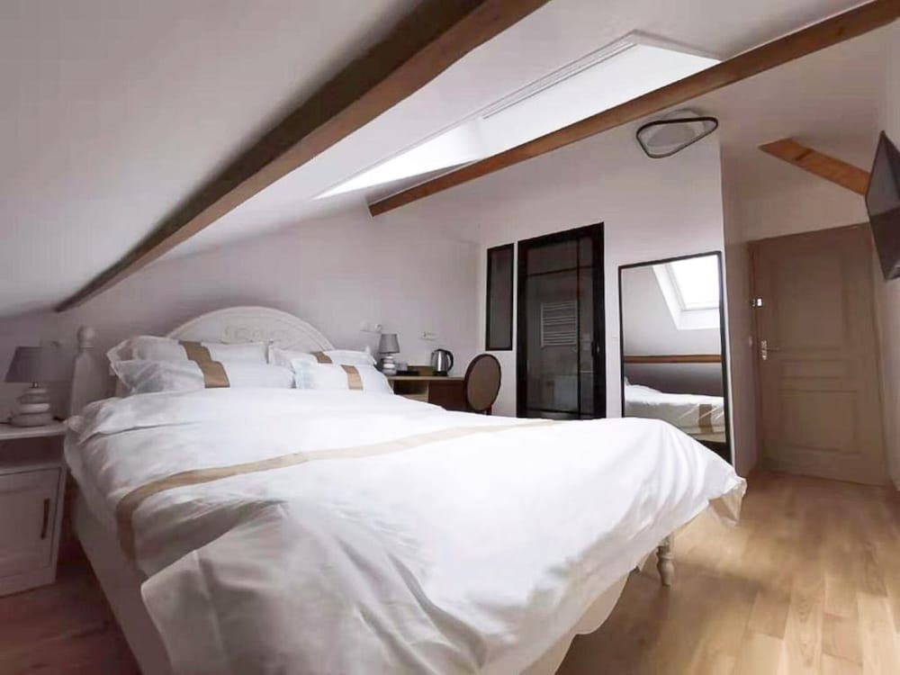 La Maison Charentonneau