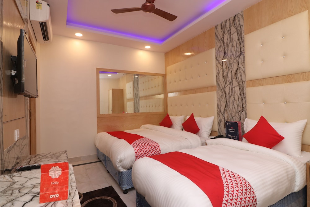 Check In Room Chuna Mandi