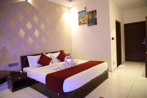 Rajathadri Royal Inn