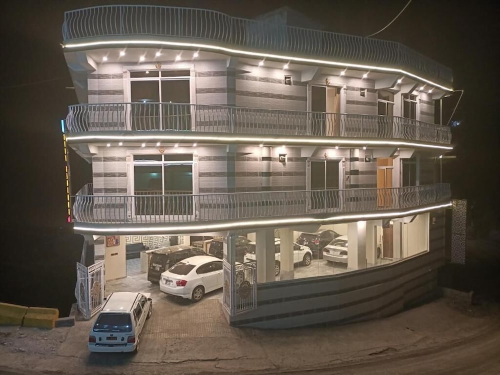 City Seasons Hotel