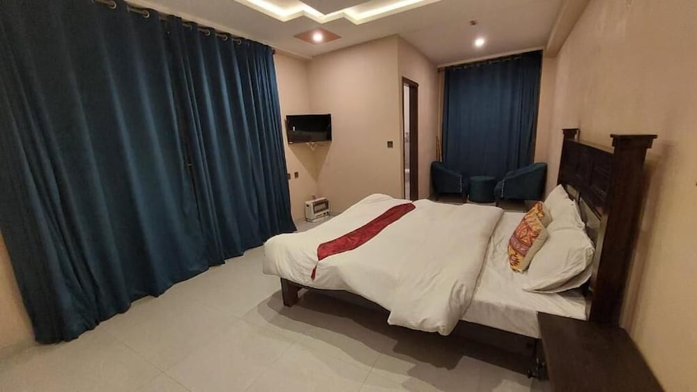 City Seasons Hotel