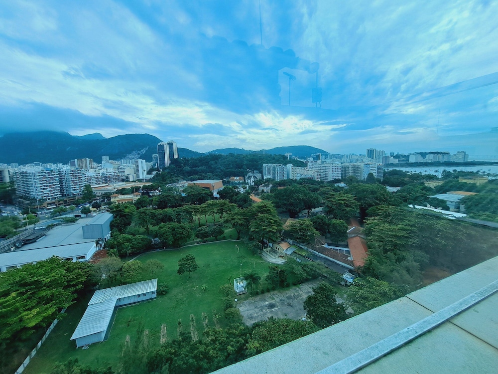 Apto com VAGA entre Botafogo e Copacabana
