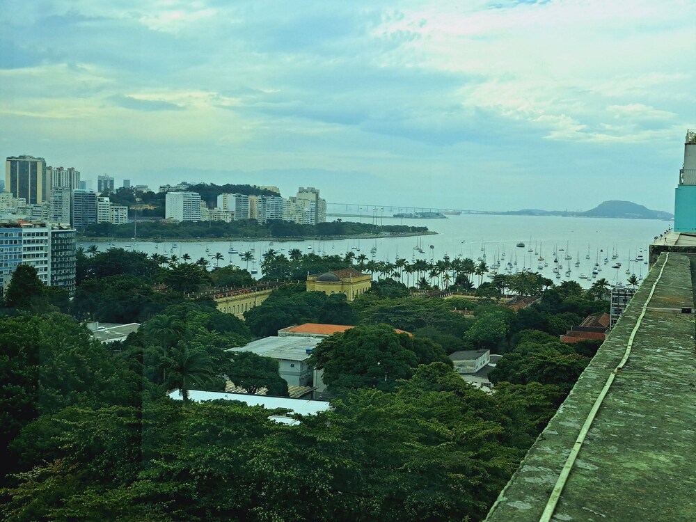 Apto com VAGA entre Botafogo e Copacabana
