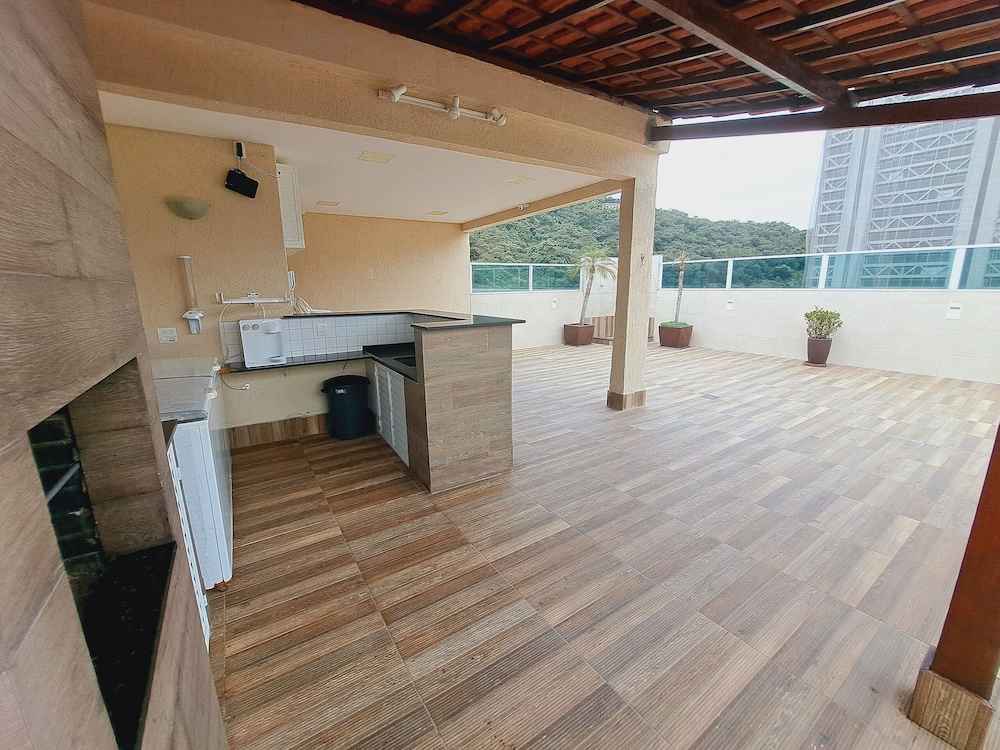 Apto com VAGA entre Botafogo e Copacabana