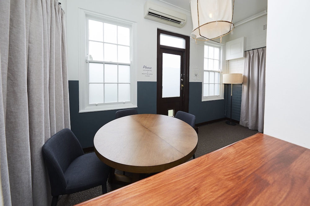 Bridgeview Hotel Willoughby