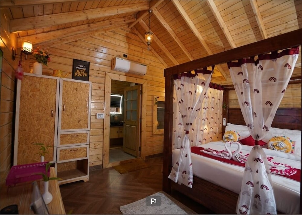 DSR Wooden Cottage