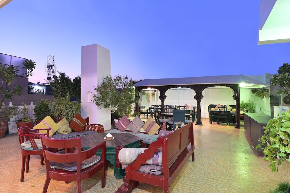 Jyoti Mahal A Heritage Hotel-05 Mins from Railway station& 2 mins from Metro station